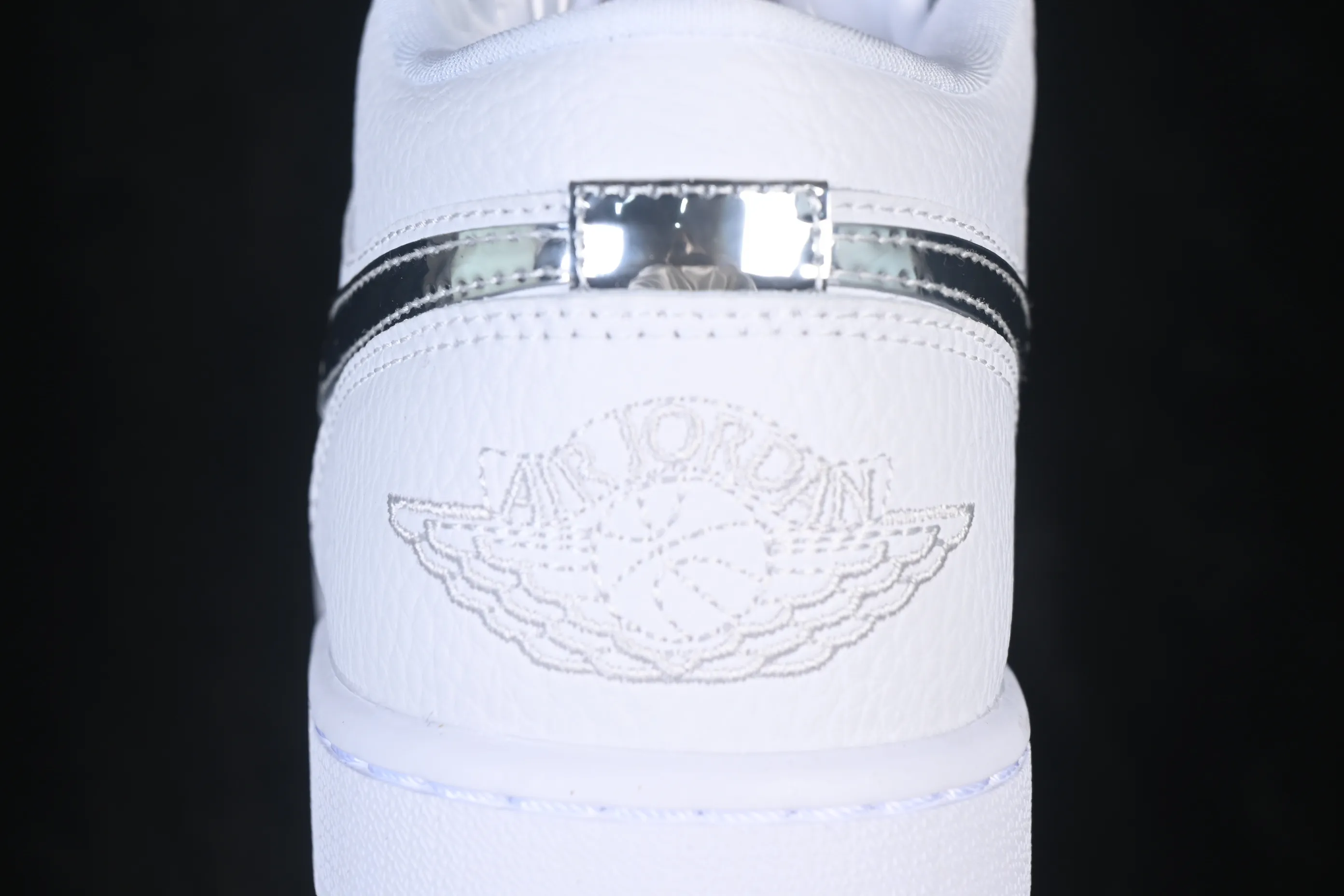 All categories Air Jordan Jordan series basketball shoes Air Jordan 1 Low Air Jordan 1 Low AJ1 Joe 1 all silver hook low-top retro culture basketball shoes IQ9381-100